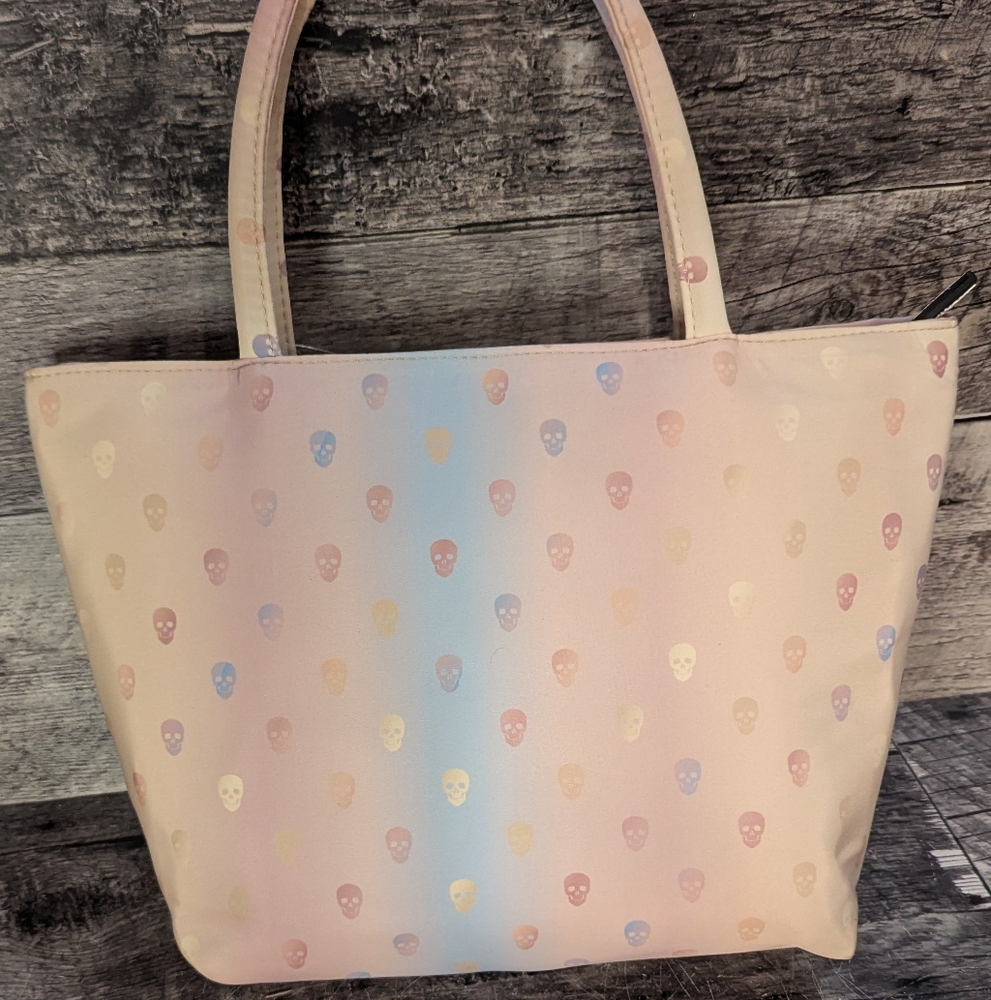 Pastel Skull Pattern Insulated Lunch bag By Betsy Johnson